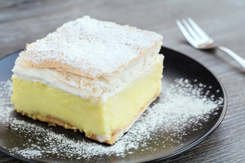 Десерт из Словении: Кремшнита.