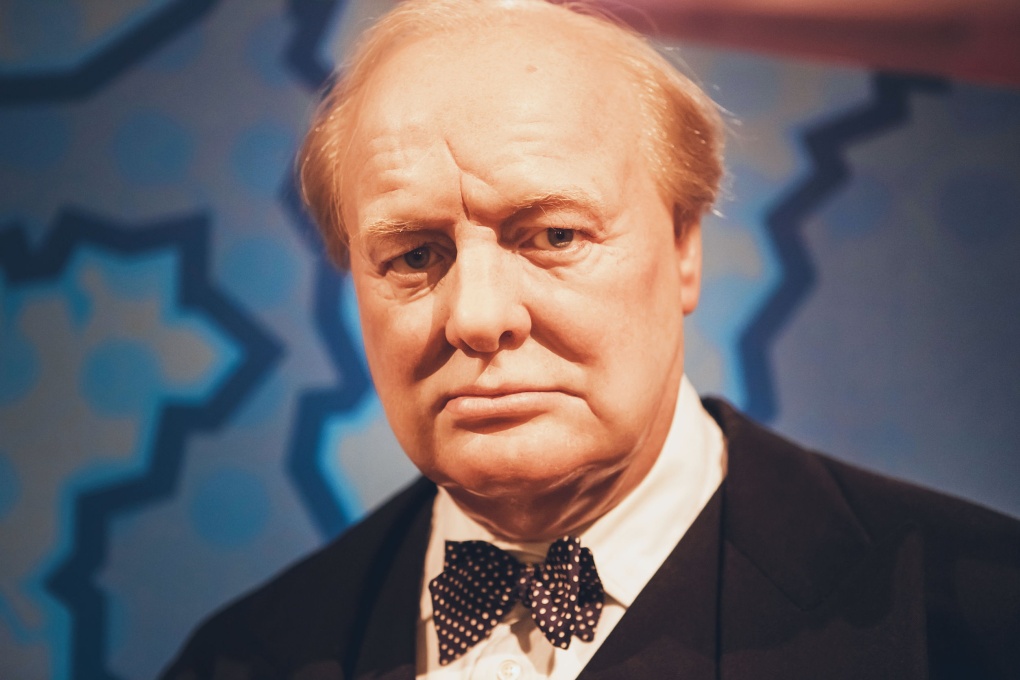 Уинстон Черчилль: “Иногда нужно имитировать крушение корабля. чтобы с него сбежали крысы”